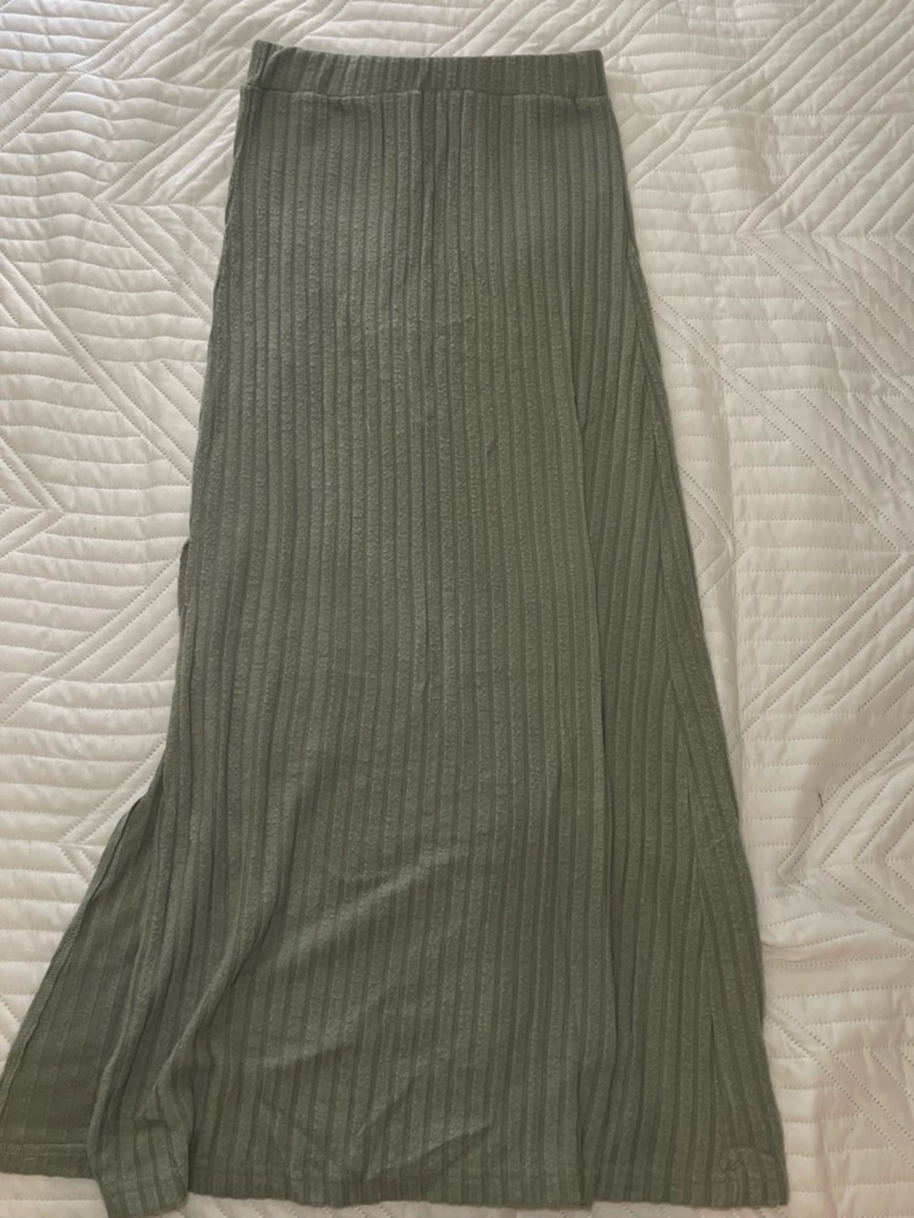 Ribbed Olive Green Maxi Skirt with Slit